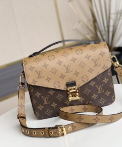 Pochette Métis Monogram